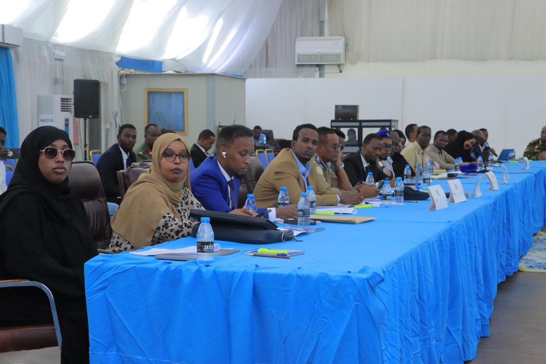 Deputy Minister Abdifitah Qasim opened a key conference in Mogadishu on managing arms, ammo, & explosives. The 2-day event, the largest since the UN embargo lift, gathers federal, regional, & int'l partners to strengthen responsible arms control.