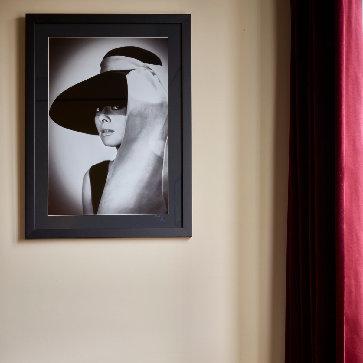 Immerse yourself in the exquisite details of our Audrey Hepburn-inspired room, where everything has been carefully curated to evoke an atmosphere of glamor and sophistication. 😍

#47boutiquehotel #rome