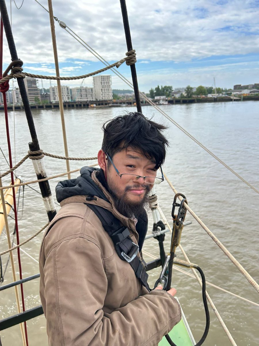 The Pelican delivery voyage from Bordeaux to Sharpness is underway. We’re currently at anchor off of Barry Island📍

#sailtraining #oceanscience #maritimecareers #seasyourfuture #tallship #tallships #charity #donate #changelives #youthdevelopment #ocean #sea #careerdevelopment
