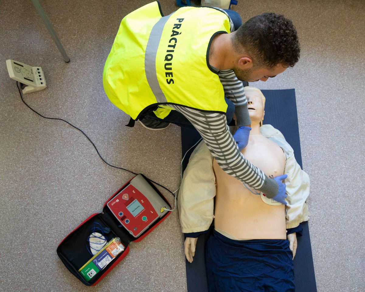 🏥El nou Institut d'FP Sanitària Vall d'Hebron s'incorpora a xarxa pública el proper curs 🔹El centre en parteneriat amb la @vallhebron té la voluntat de convertir-se en la referència de la formació integrada de professionals sanitaris. 📲educacio.gencat.cat/ca/actualitat/…