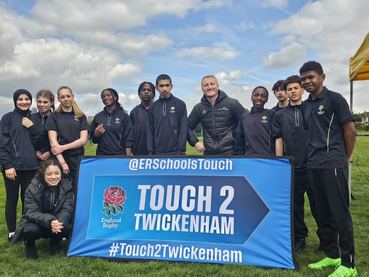 Last week Year 9 students participated in the #Touch2Twickenham Touch Rugby event at Wasps RFC. The group had a great experience and came 2nd in their respective group. Well done team! Thanks to @ERSchoolsTouch 🏉