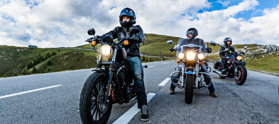 tac0maker's tweet photo. the boys this summer exept kim robin because he is either dead or lost his licence
#motorycle #mc #lettsykkel https://t.co/QzG0WDNDde