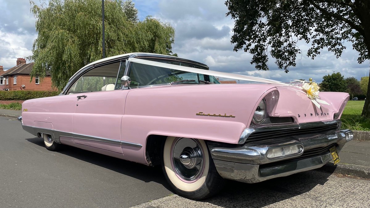 Available with or without a #chauffeur. #Elvis Presley had exactly same model, colour & year. This gorgeous Lincoln Premiere, Amethyst, 1956. 6.0L V8 automatic with power brakes, windows, steering & seats is for hire from @ClassicCar_Hire - an ideal #wedding car!