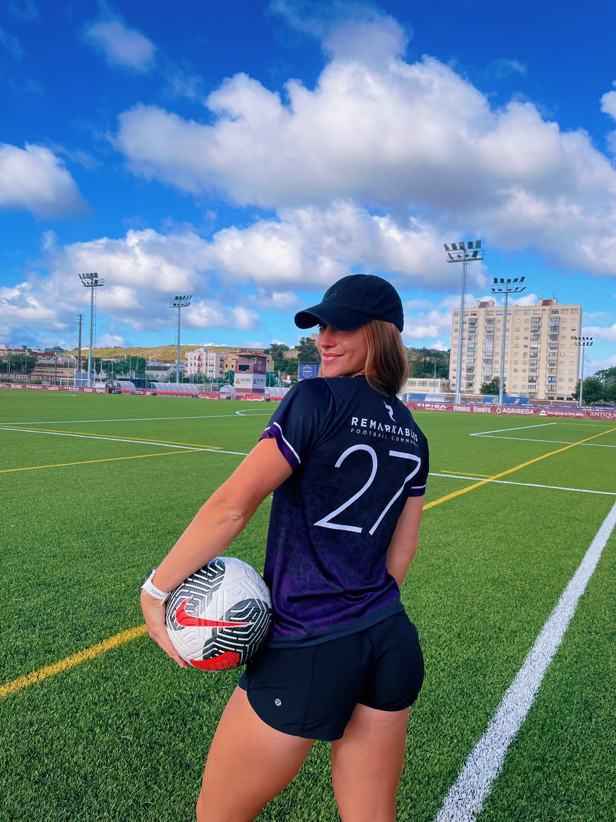 rocking my new <a href="/RemarkablesFC/">Remarkables</a> gear! the absolute best when it comes to game analysis &amp; player development ⚽️ #BeRemarkable