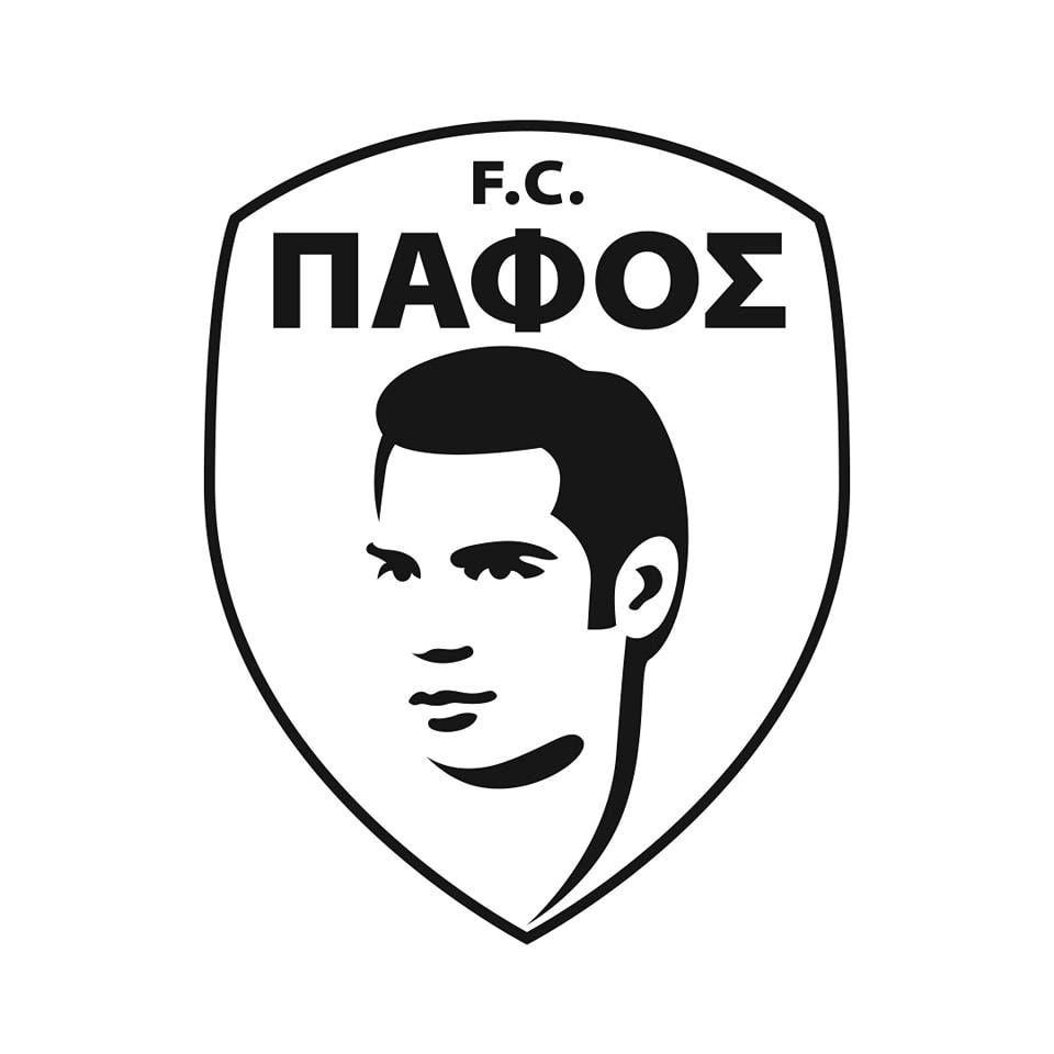 𝐎 𝐭𝐲𝐦, 𝐣𝐚𝐤 𝐁𝐫𝐲𝐭𝐲𝐣𝐜𝐳𝐲𝐜𝐲 𝐩𝐨𝐰𝐢𝐞𝐬𝐢𝐥𝐢 𝟏𝟗-𝐥𝐚𝐭𝐤𝐚 🧵

1/6
Dość rzadką rzeczą jest, by w herbach/logach klubów piłkarskich widniała twarz przedstawiająca konkretnego człowieka. Z taką sytuacją mamy do czynienia w cypryjskim klubie Paphos FC.