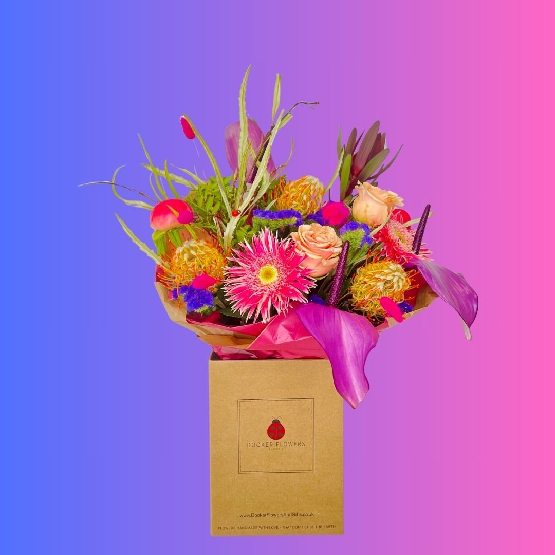 ☀️ Embrace the warmth of summer with our Summer Solstice Bouquet! Bursting with the charm of peonies, it's a celebration of sunshine and beauty. Order yours today and bask in the radiance of the season! 🌞💐 #SummerSolstice #RadiantBlooms