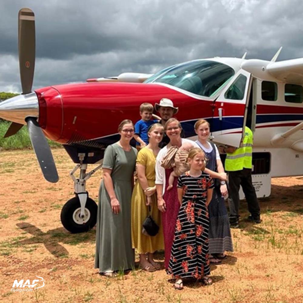 If your car broke down over the bank holiday, @TheAA_UK should have sorted it. When the Esh family broke down in #Mozambique, they too called the AA – #AmbassadorAviation – MAF’s affiliate. While the car was being fixed, they flew them safely home, saving lots of time & stress.
