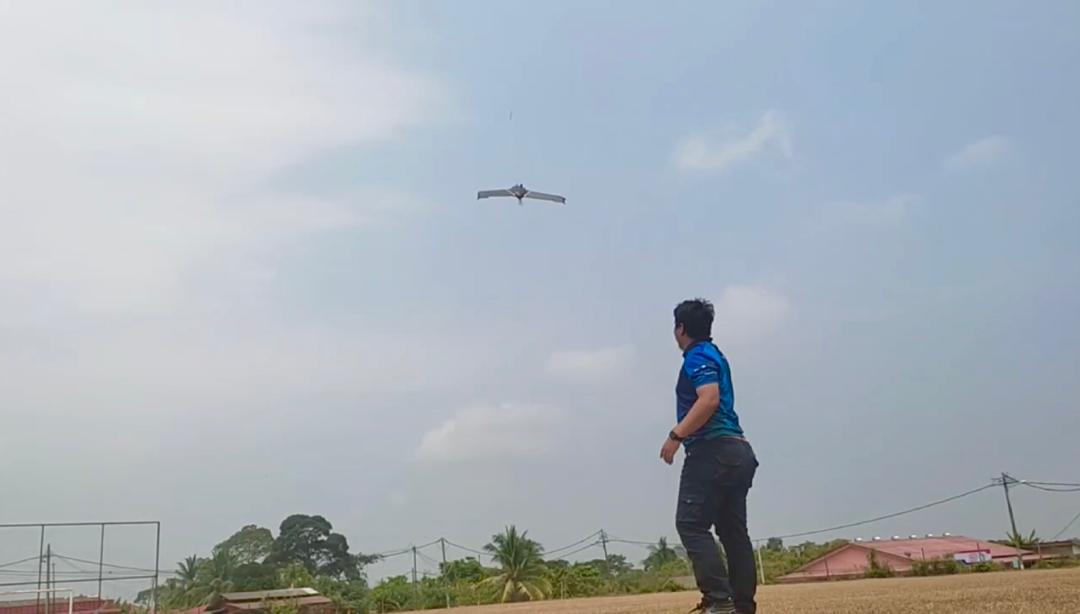 Did you know that drone mapping isn't just about capturing breathtaking aerial views? It's a game-changer in various industries, from agriculture to construction! With drones, we can map vast areas quickly and accurately, saving time and resources.