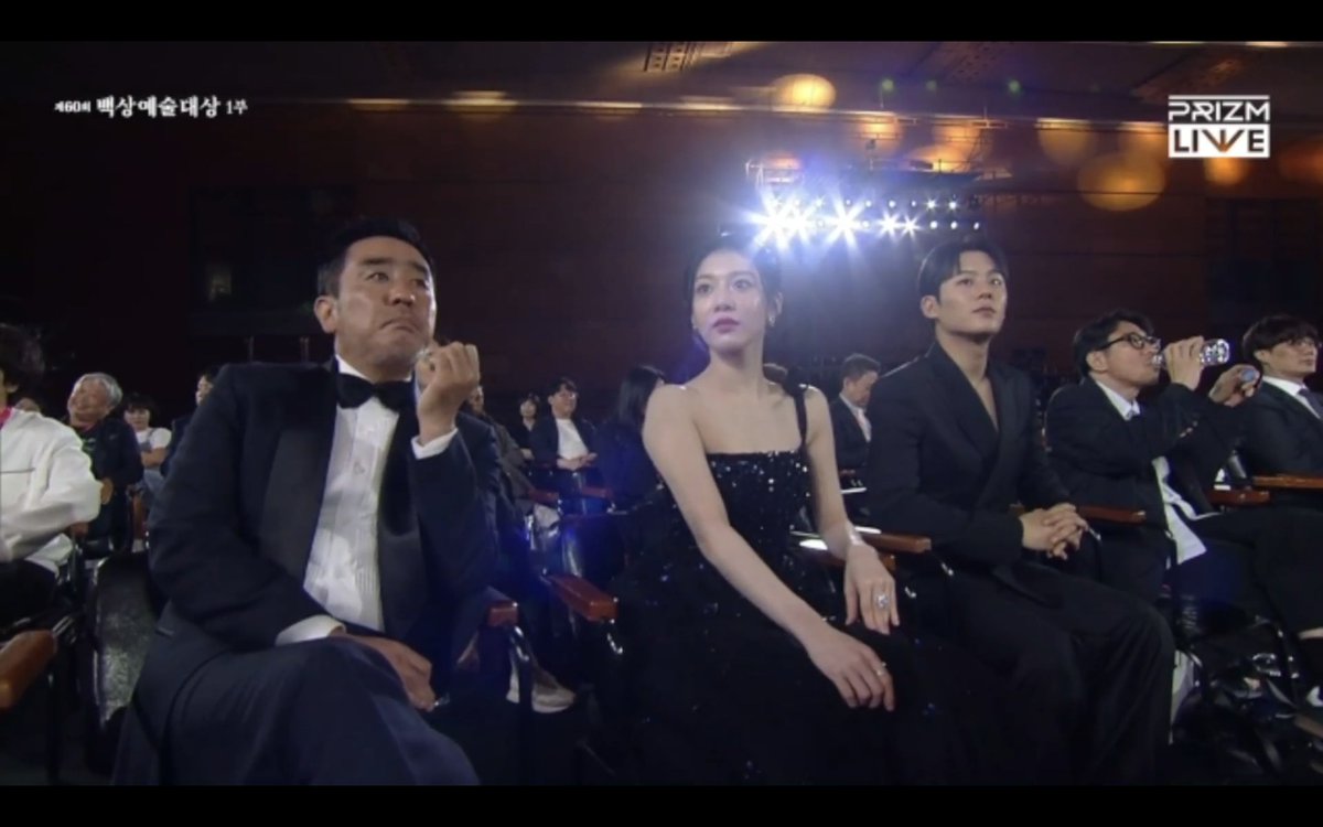 Korseries's tweet image. 🏆 รางวัลบทยอดเยี่ยม สาขาโทรทัศน์ ในปีนี้ตกเป็นของ

คังฟูล – #Moving

#KangFull
#60thBaeksangArtsAwards #BaeksangArtsAwards2024