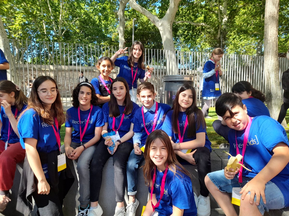 Encarni Morillas (@encarnimdc) on Twitter photo A la VIII edició del
Recer kids. Gaudint de la #ciència, esmorzant i en una estoneta a exposar el nostre projecte ! Ho faran genial <a href="/escolamdcprat/">escolamdcprat</a> <a href="/pepemestremdc/">Jose Mestre Pereira</a> <a href="/angelsmdc/">Àngels Porlan MDC</a> A la VIII edició del
Recer kids. Gaudint de la #ciència, esmorzant i en una estoneta a exposar el nostre projecte ! Ho faran genial <a href="/escolamdcprat/">escolamdcprat</a> <a href="/pepemestremdc/">Jose Mestre Pereira</a> <a href="/angelsmdc/">Àngels Porlan MDC</a>