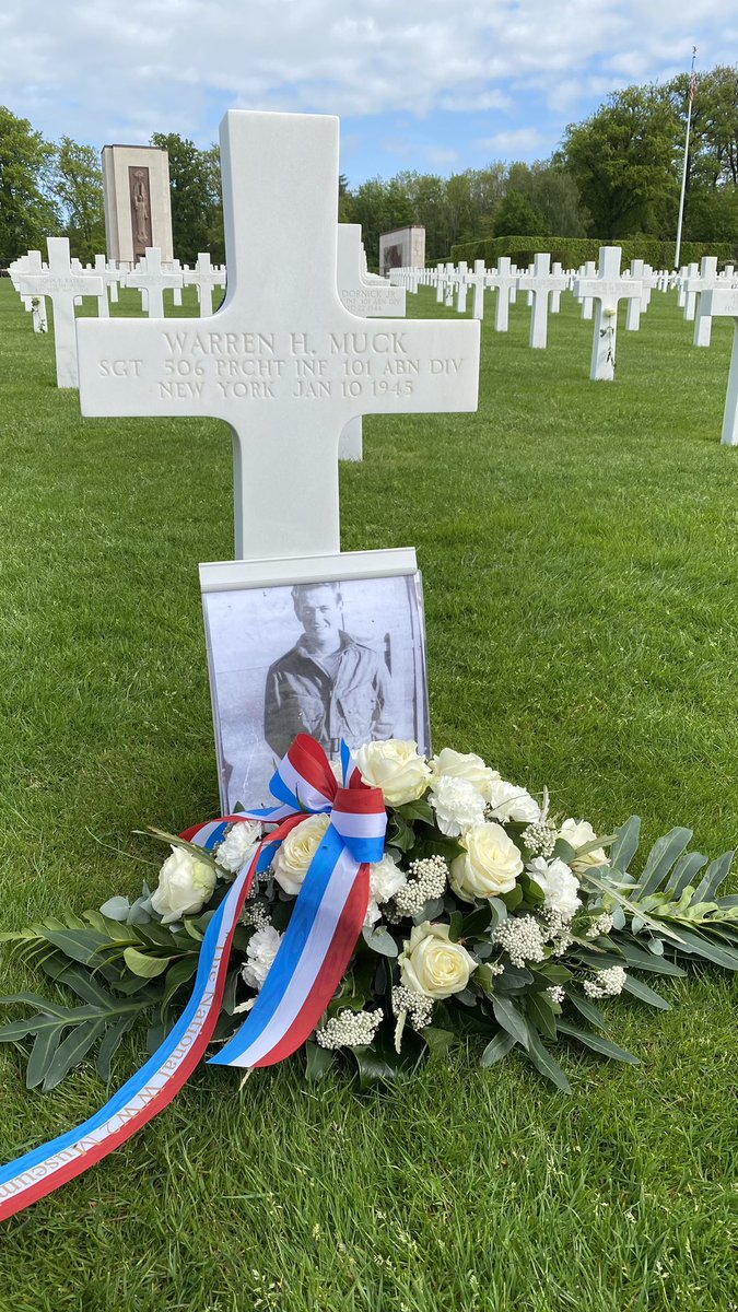 On our way to Hagenau with the @WWIImuseum Easy Company Tour, we always pay a visit to the Luxembourg US Cemtery, honouring those Easy Coy men buried here. 
#ww2 #ww2history #ww2travel #battlefieldtour #bandofbrothers