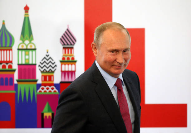 Сегодня президент Владимир Владимирович Путин приступает к своему новому сроку полномочий на посту президента Российской Федерации. Я от всей души поздравляю ему с исторической победой на выборах 2024 года . Его видение и стремление к созданию многополярного мирового порядка