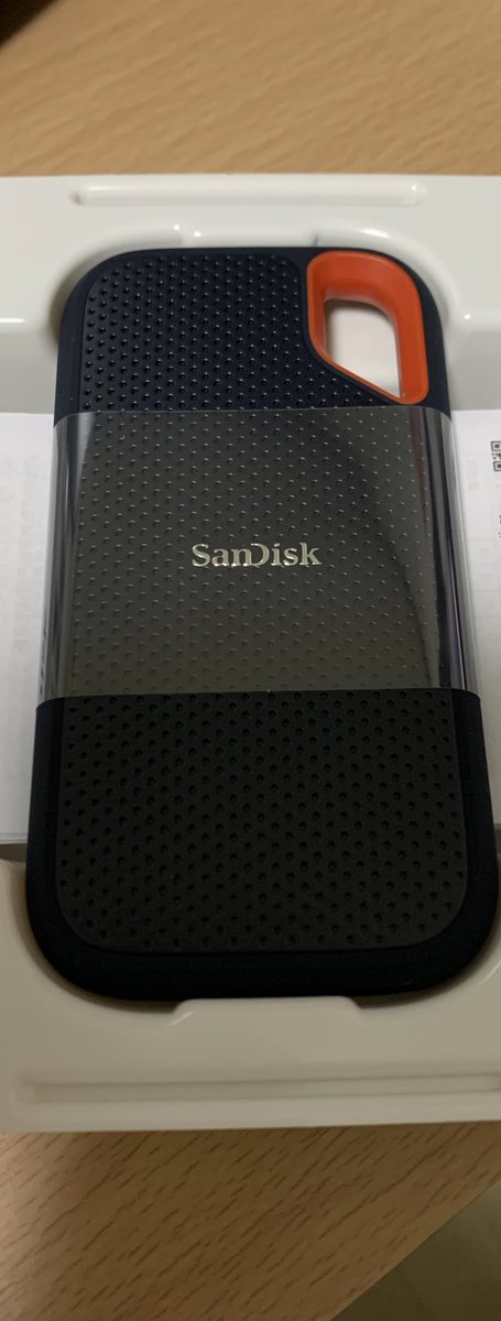 SanDiskの外付けSSD買ってもうた〜たは〜