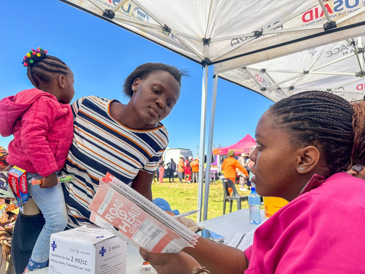 MEC @NkomoNomantu joined the community of Jerusalem, in Roodepoort as @GautengHealth continues to bring health services to TISH (Township Informal Settlement and Hostel) communities. With health services closer to the community, they now have the opportunity to do HIV/AIDS & TB…