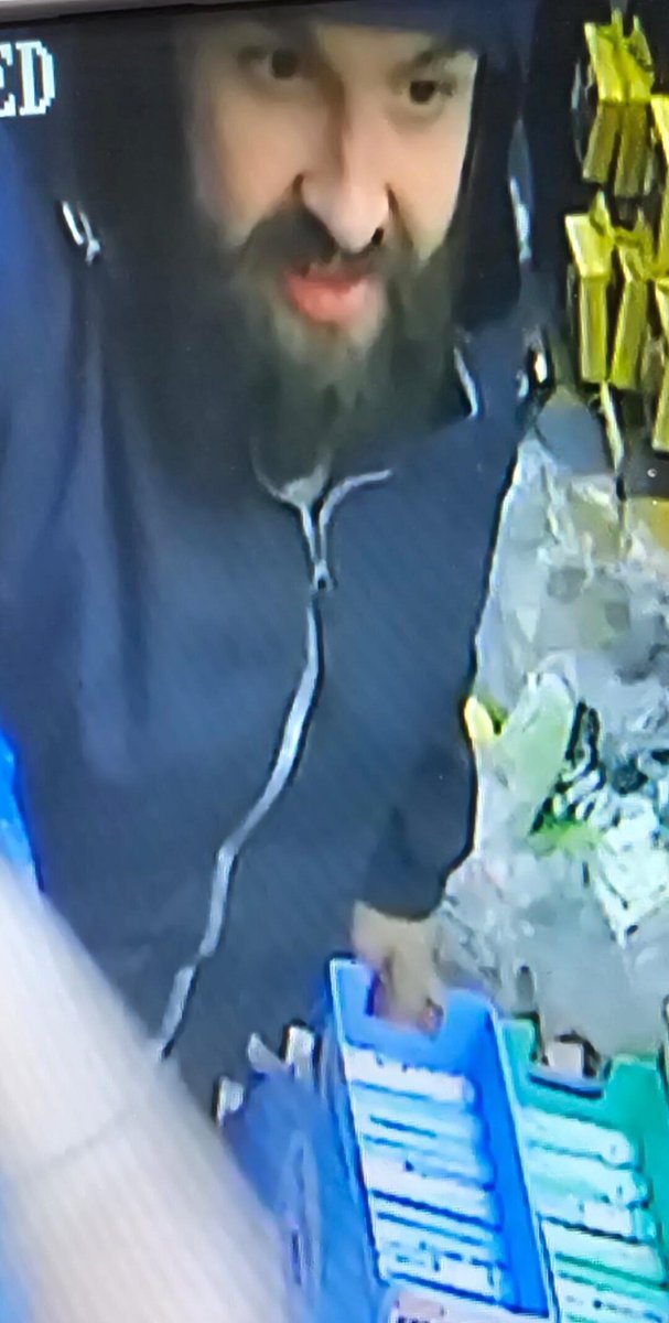 APPEAL | Detectives have issued a CCTV image of a man who could have information that may assist with their enquiries following a robbery of an opticians in Tuebrook on Wed 1 May.

Designer glasses were stolen from Tuebrook Eyecare on West Derby Rd.  More
orlo.uk/CCTCu