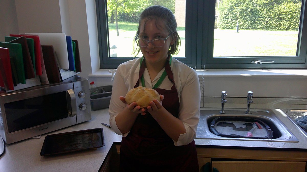 #Year8 putting the science of breadmaking into action today #GirlsEducation #MillaisFoodPrep #MillaisCreativity