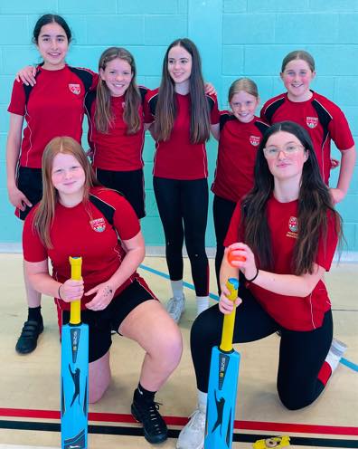Congratulations to the U15 girls cricket team at Bideford for their impressive victories over Kingsley! It sounds like Megan's bowling was on fire, and Thea, Megan, Beth, and Gypsy showed some serious hitting skills. Keep up the great work, Bideford! #GirlsCricket #TeamEffort