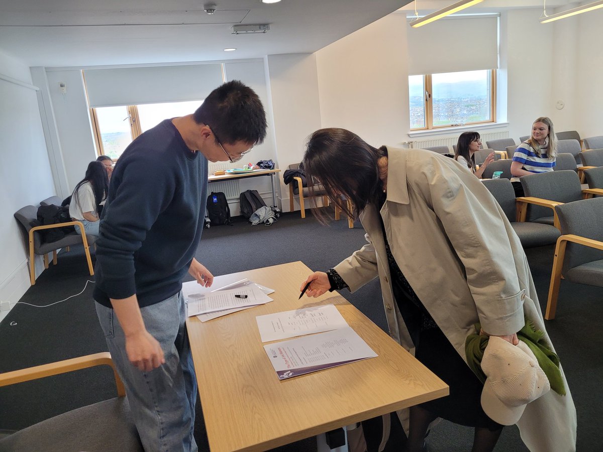 Today is they day! We will discuss all things art and sociology at the <a href="/britsoci/">The BSA</a> PG regional event hosted by <a href="/tian_jiayi_soc/">Jiayi Tian</a>. So happy to see <a href="/i_sofie/">Ingebjørg S. Larsen</a> here!