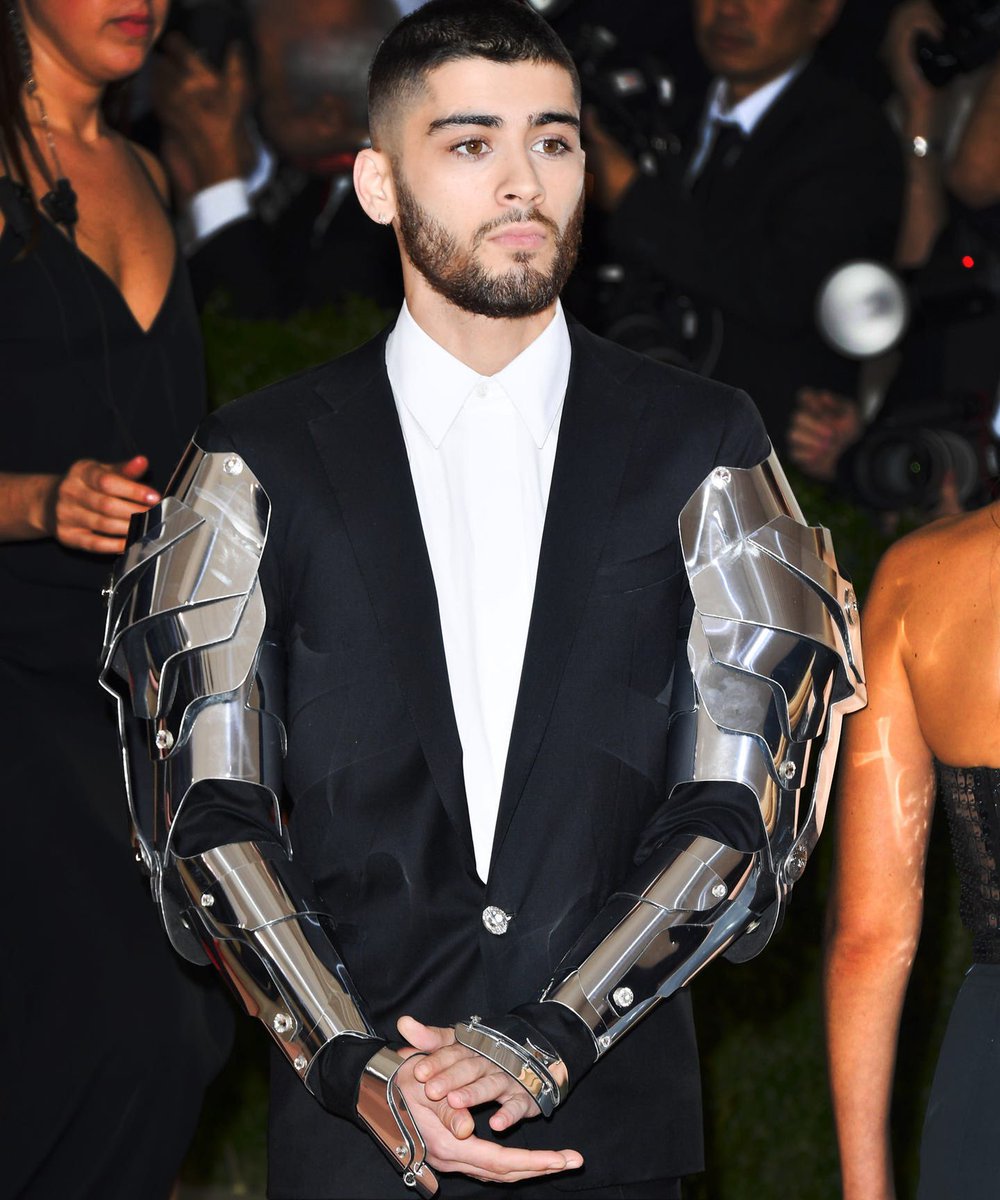 world knows how it was “ ZAYN “ , this look still have that impact .