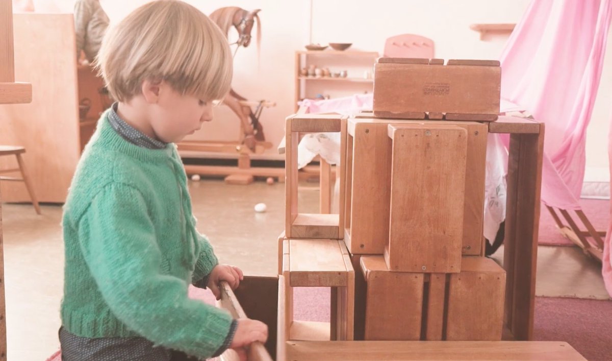 'We feel that children learn about life through their play and each child approaches play out of their own individuality' Janni Nicol (Early Childhood Executive - Steiner Waldorf Schools Fellowship sirenfilms.co.uk/library/steine… #Steiner #play #earlyyears