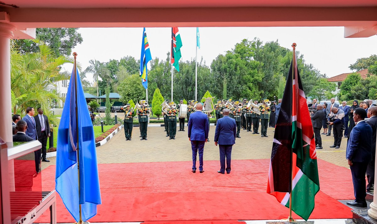 Kenya and Somalia enjoy deep-rooted ties mutually beneficial to our great nations. This morning, I am delighted to welcome and host H.E. @HamzaAbdiBarre, Prime Minister of @Somalia at Official Residence in Karen, Nairobi. @SomaliPM