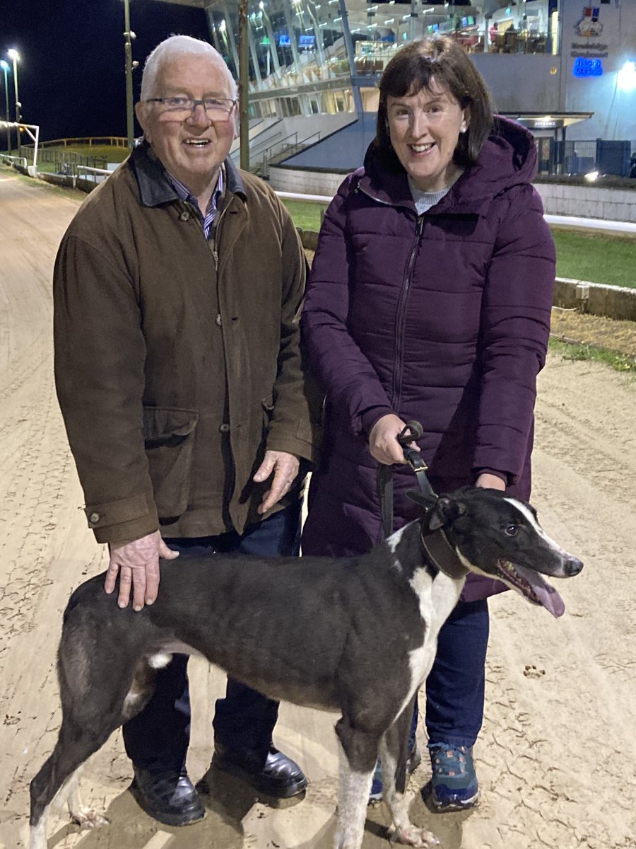 Well done to 3 of the winners from Friday night!

They showcased fantastic racing with Doras Baby following her novice success, Costa Candy in the clubs A4 525 Final & Lively Blake a 4yr old who just recorded his 13th race success!

Maith sibh!👏

#GoGreyhoundRacing #ThisRunsDeep