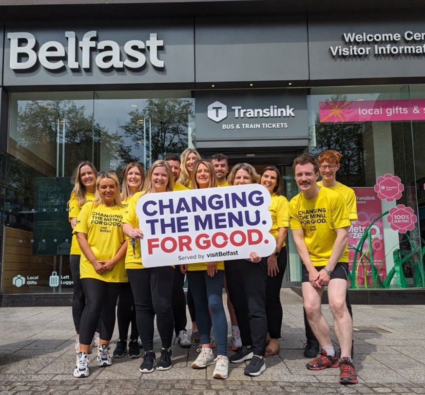 Big congratulations to everyone who took part in the Belfast City Marathon at the weekend! A great turnout and atmosphere on the day as always. Visit Belfast had 3 relay teams taking part to raise money for Changing The Menu. For Good. initiative 🏃‍♀️👏