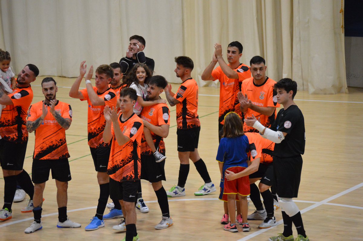 A.D.A.E.SIMANCAS (@adaesimancas) on Twitter photo 💪🏻 Última jornada liguera donde el primer equipo debe puntuar para mantener la categoría.
🧡 San Blas, el sábado os necesitamos MÁS QUE NUNCA. ¡Llevemos al equipo en volandas!
🔥 𝟏𝟏/𝟎𝟓/𝟐𝟎𝟐𝟒 - 𝟏𝟖:𝟎𝟎 🔥
#ElOrgulloDelBarrio 🧡 💪🏻 Última jornada liguera donde el primer equipo debe puntuar para mantener la categoría.
🧡 San Blas, el sábado os necesitamos MÁS QUE NUNCA. ¡Llevemos al equipo en volandas!
🔥 𝟏𝟏/𝟎𝟓/𝟐𝟎𝟐𝟒 - 𝟏𝟖:𝟎𝟎 🔥
#ElOrgulloDelBarrio 🧡