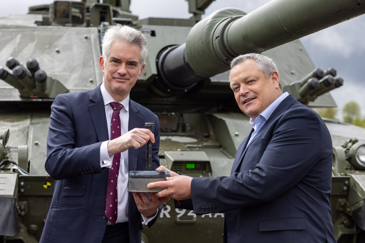Challenger 3 will be the most lethal and survivable tank ever operated by the @BritishArmy 🇬🇧 Defence Minister @jcartlidgemp witnessed live firings in Germany yesterday, with Challenger 3 firing rounds at targets from a range of distances 👇 ow.ly/BRWA50RnOqi