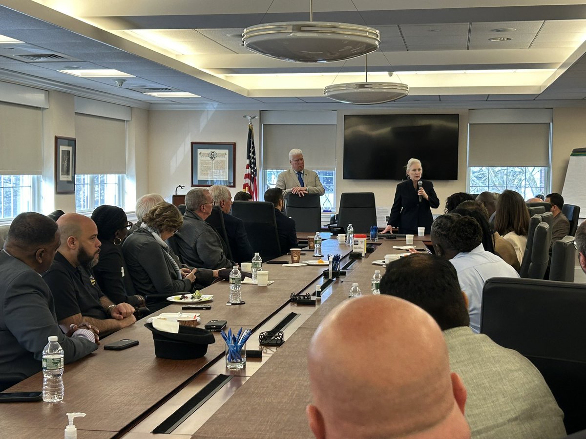 Nassau Suffolk Building Trades Council (@nsbctc) on Twitter photo This morning President Aracich was proud to stand with <a href="/SenGillibrand/">Kirsten Gillibrand</a> as she addressed and took questions from Labor leaders here on Long Island. Thank you for being a friend and advocate of the Building Trades, Senator. This morning President Aracich was proud to stand with <a href="/SenGillibrand/">Kirsten Gillibrand</a> as she addressed and took questions from Labor leaders here on Long Island. Thank you for being a friend and advocate of the Building Trades, Senator.