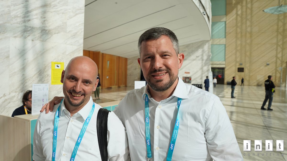 init consulting AG tweet media