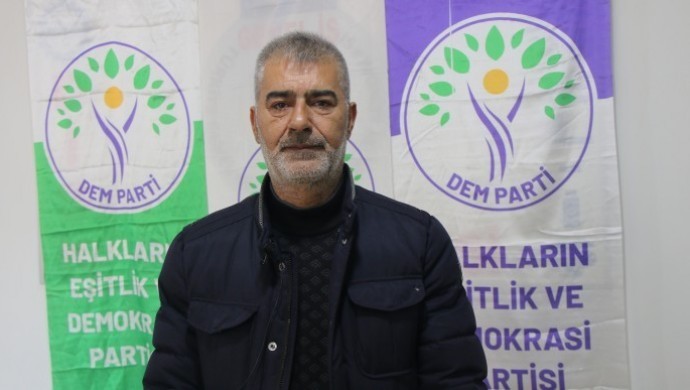 Polisler tarafından dün basılan DEM Parti #Batman İl Örgütü’nün eşbaşkanı Mustafa Mesut Tekik gözaltına alındı. Tekik'in savcılığa sevk edildiği öğrenildi.