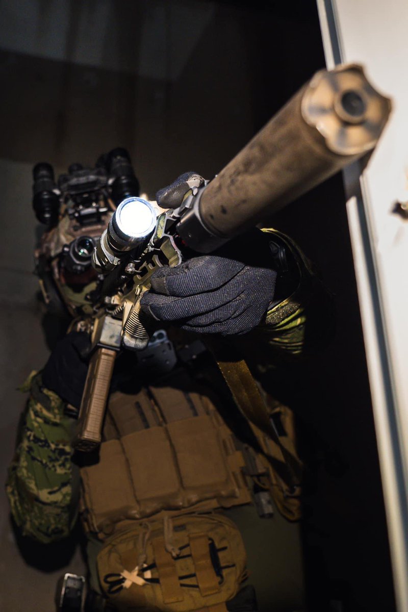 From dawn till dusk, #NATO Special Operations Forces hone their skills in diverse scenarios, adapting tactics and techniques to conquer challenges. Photos: 🇭🇷 Ministarstvo obrane RH