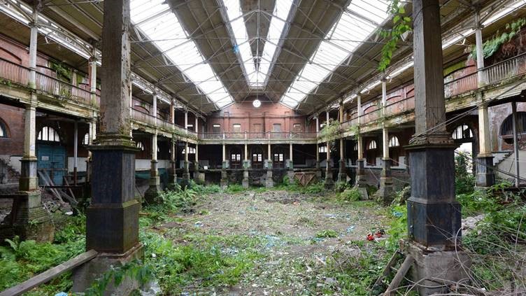 CISireland's tweet photo. ADVANCED WORKS 🔨 are currently underway on the (c.) €9m #conservation and #refurbishment works at #Iveagh Markets on Francis Street in #Dublin 8. #Works are expected to take in the region of 2 months to complete.
Details & #leads 👉 https://t.co/9mP7OE8Dzr 👈 https://t.co/NpqgtHG0KH