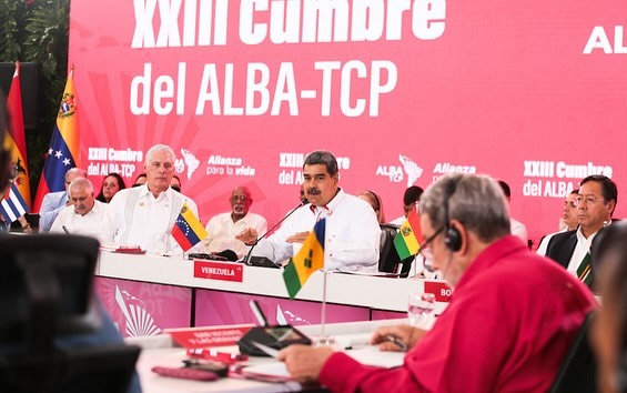 Más allá de la integración, ¡UNIDAD! 🇻🇪🇨🇺🇧🇴🇳🇮🇦🇬🇬🇩🇩🇲🇰🇳🇻🇨🇱🇨 Este hilo describe la Agenda Estratégica 2030 de la Alianza Bolivariana para los Pueblos de Nuestramérica, aprobada en Caracas, Venezuela, durante la XXIII Cumbre del @ALBATCP. ¡Alianza para la Vida! 🫱🏻‍🫲🏾 Se contemplan