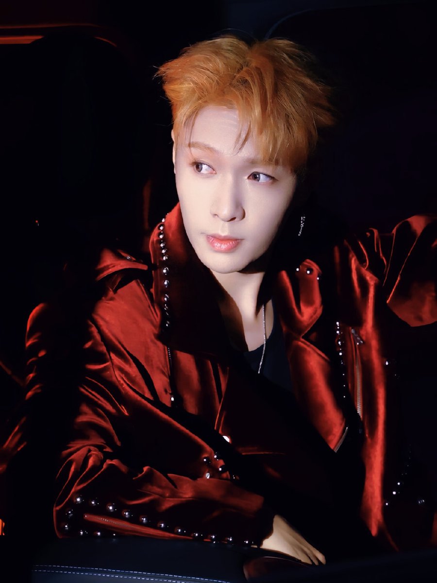 240425 Yixing Mercedes-Benz G-Class Legendary Party related 4p Red & blonde🤩🤩 @layzhang #张艺兴 #ZhangYixing