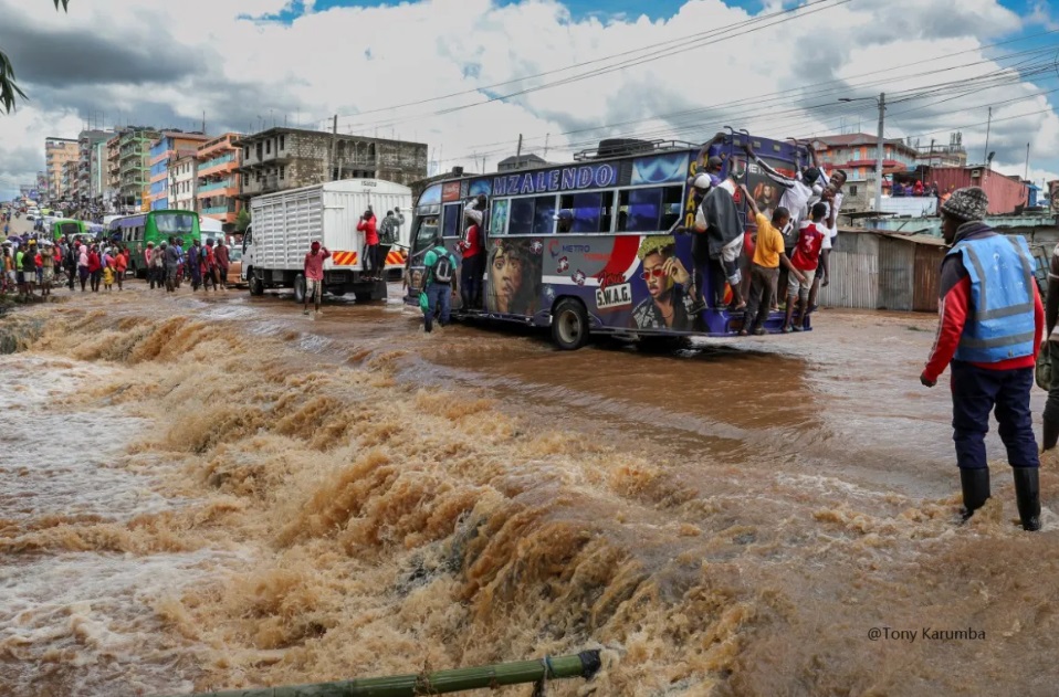 Arch_KE's tweet image. 43% of natural disasters are caused by floods globally. While it's easy to blame Mother Nature's fury, in Nairobi's case, it is a man-made disaster fueled by decades of lack of planning and mismanagement. Our member, Plan. Henry Miheso @mihi967, explains why. 🧵
#flooding