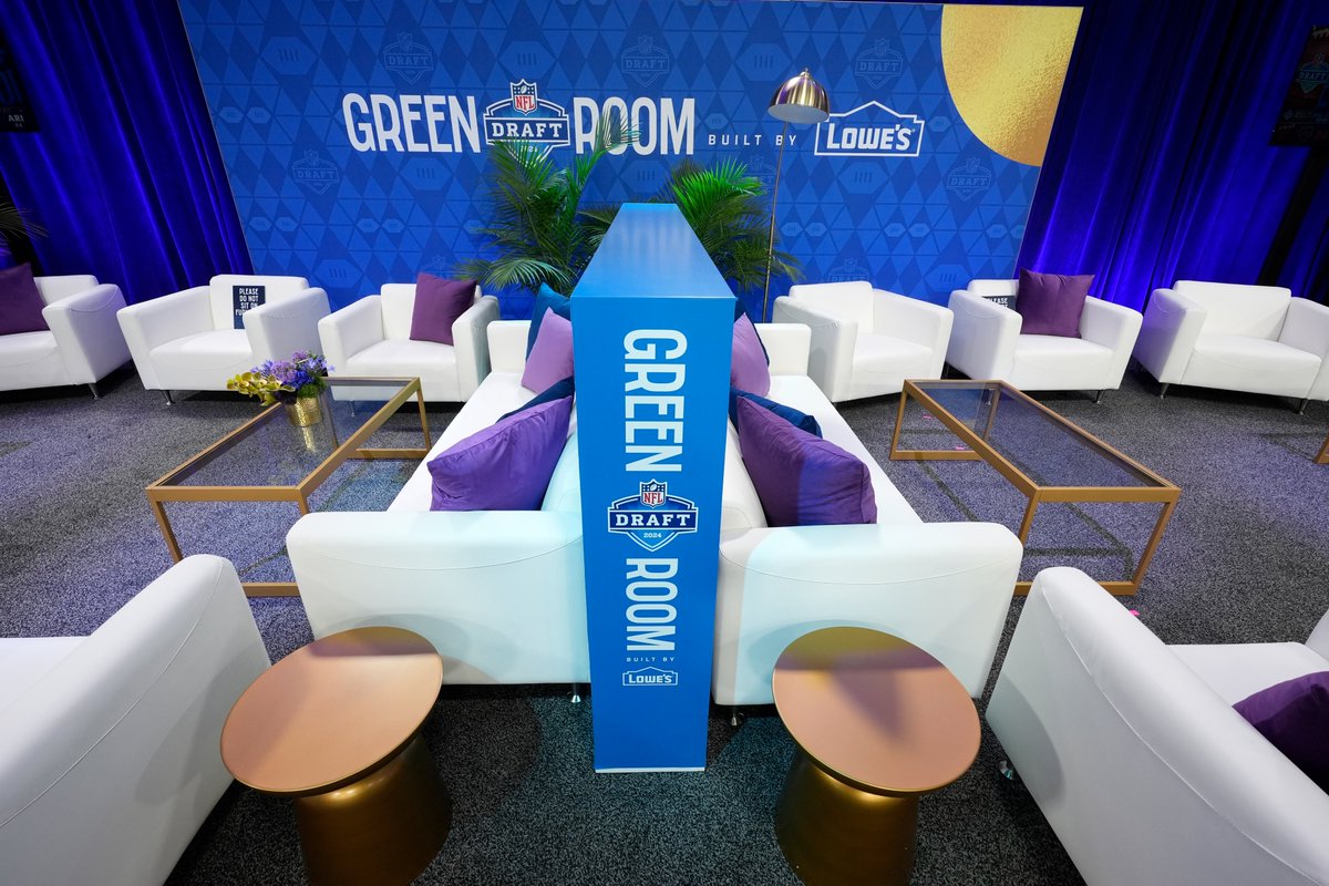 NFL's tweet photo. The Stage is set for Night 1 of the 2024 #NFLDraft, courtesy of @Lowes! 🤩 https://t.co/6oVS873HRq