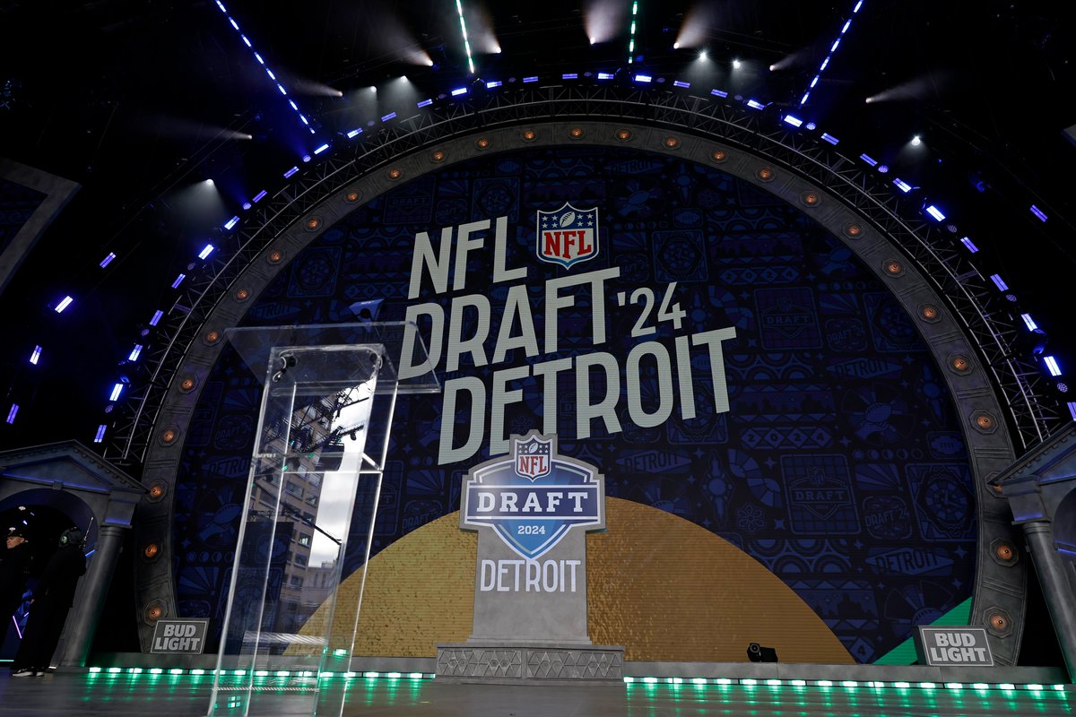 NFL's tweet photo. The Stage is set for Night 1 of the 2024 #NFLDraft, courtesy of @Lowes! 🤩 https://t.co/6oVS873HRq
