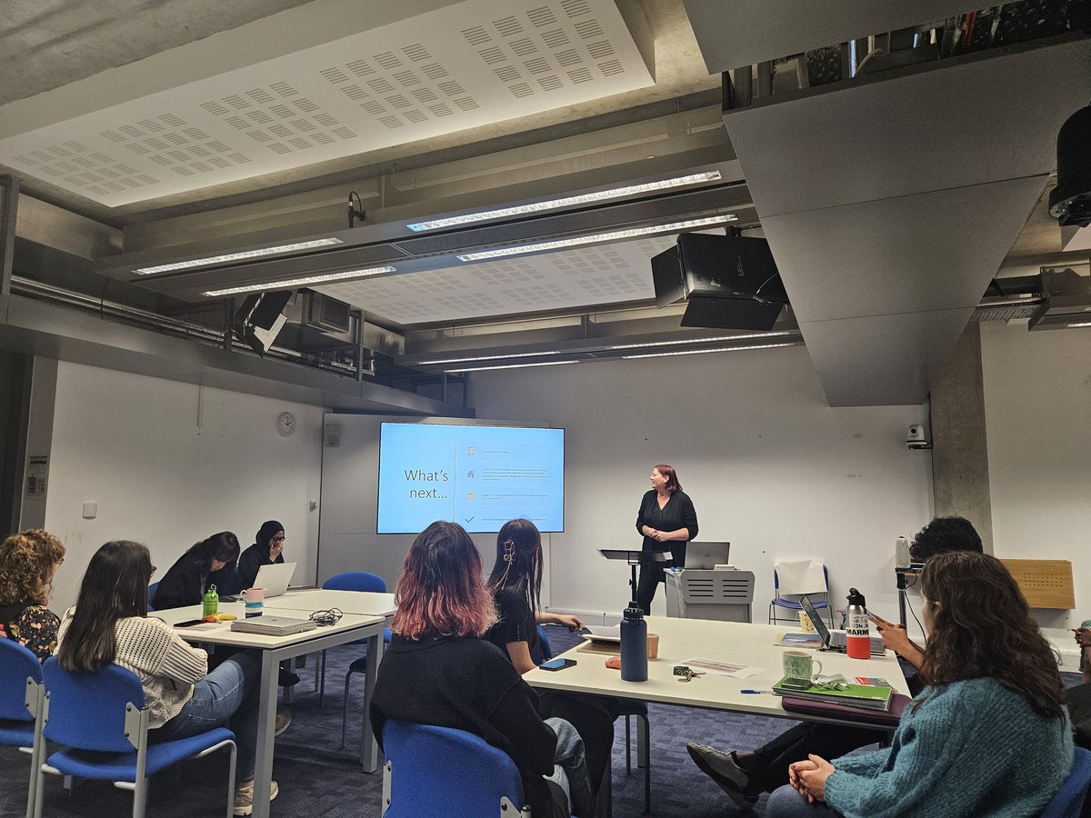Joanne Corney is our penultimate CRI PGR Conference presentation: 'Exploring nurturing approaches within two alternative learning contexts: stakeholder perspectives from a mainstream secondary nurture group and home education group'. #nurturegroup #inclusion