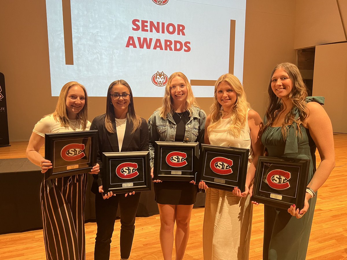 SCSUHuskies_WBB's tweet photo. A great night celebrating our AMAZING seniors and all of Huskies Athletics! Thank you, @jasminel0225, @toripeschel, @dru_henning, @mdraheim44 , and @MakennaJo22, for everything you have done for our program! We will miss you!! #alwaysahusky https://t.co/lN9o9IAqyB