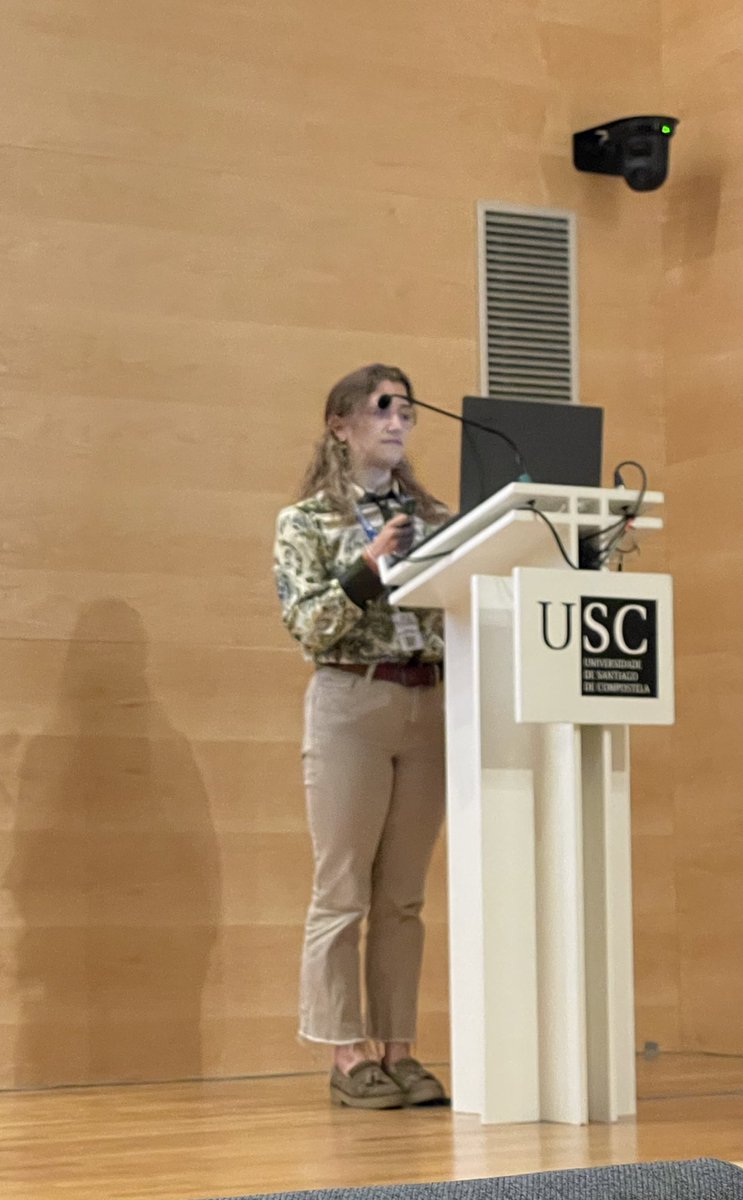 InternaHub's tweet photo. Empieza la XIV Reunión Enfermedades Minoritarias del #GTEM de la #SEMI, Cristina Monforte ha estrenado la sesión de casos a propósito de un ejemplo de medicina de precisión con el uso de un inhidor de KRAS en un paciente con angiomatosis cutaneo-meningo-epsinal. #SEMItuit https://t.co/QwZSXBiw3w