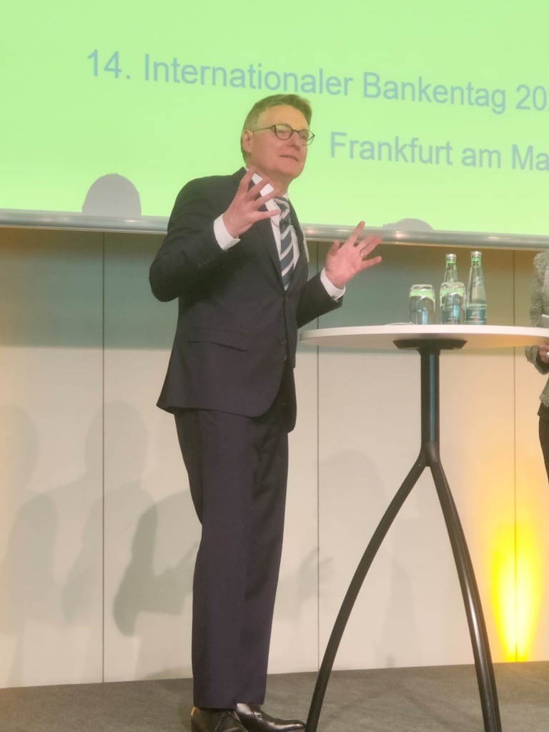 #AMLA ist das große neue Thema in Frankfurt. Der Schlüssel zur erfolgreichen Bekämpfung von Finanzkriminalität sind Transaktionsdaten, ihre Qualität, ihr Schutz und ihre intelligente Verknüpfung. Das habe ich mit Jessica Schwarzer auf dem Deloitte Bankentag diskutiert.