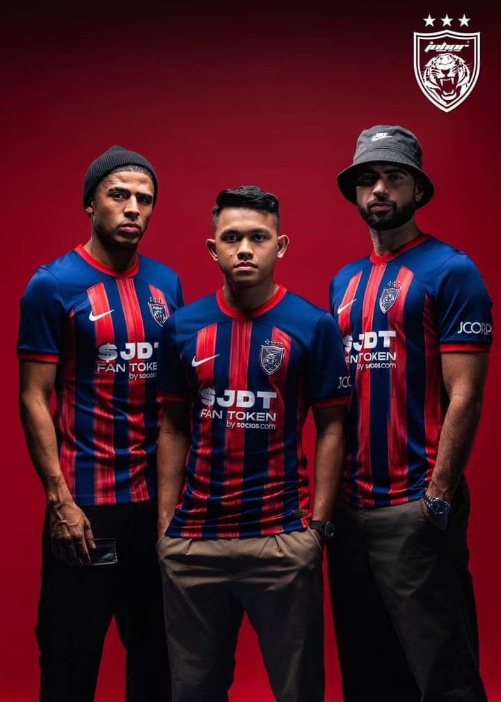 mysemuanyabola's tweet photo. Semua jersi JDT untuk musim 2024-25! 🔴🔵 https://t.co/PyLw5vWoNn