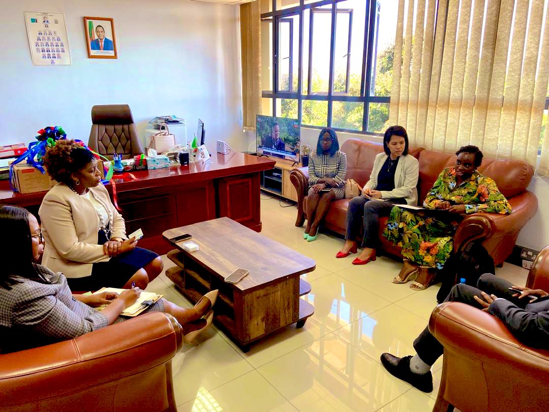 We continue to work closely with the G. of Zambia to Combat Human Trafficking (TIP) Migrant Smuggling. With my successor, <a href="/DayaHayakawa/">Daya Hayakawa</a>, we delivered ICT equipment to the National TIP Secretariat. Received by the pleasurable  Nicolynn N. Nyoni. <a href="/UNODC_ROSAF/">UNODC Southern Africa</a> <a href="/HHichilema/">Hakainde Hichilema</a> 🇿🇲🇺🇳