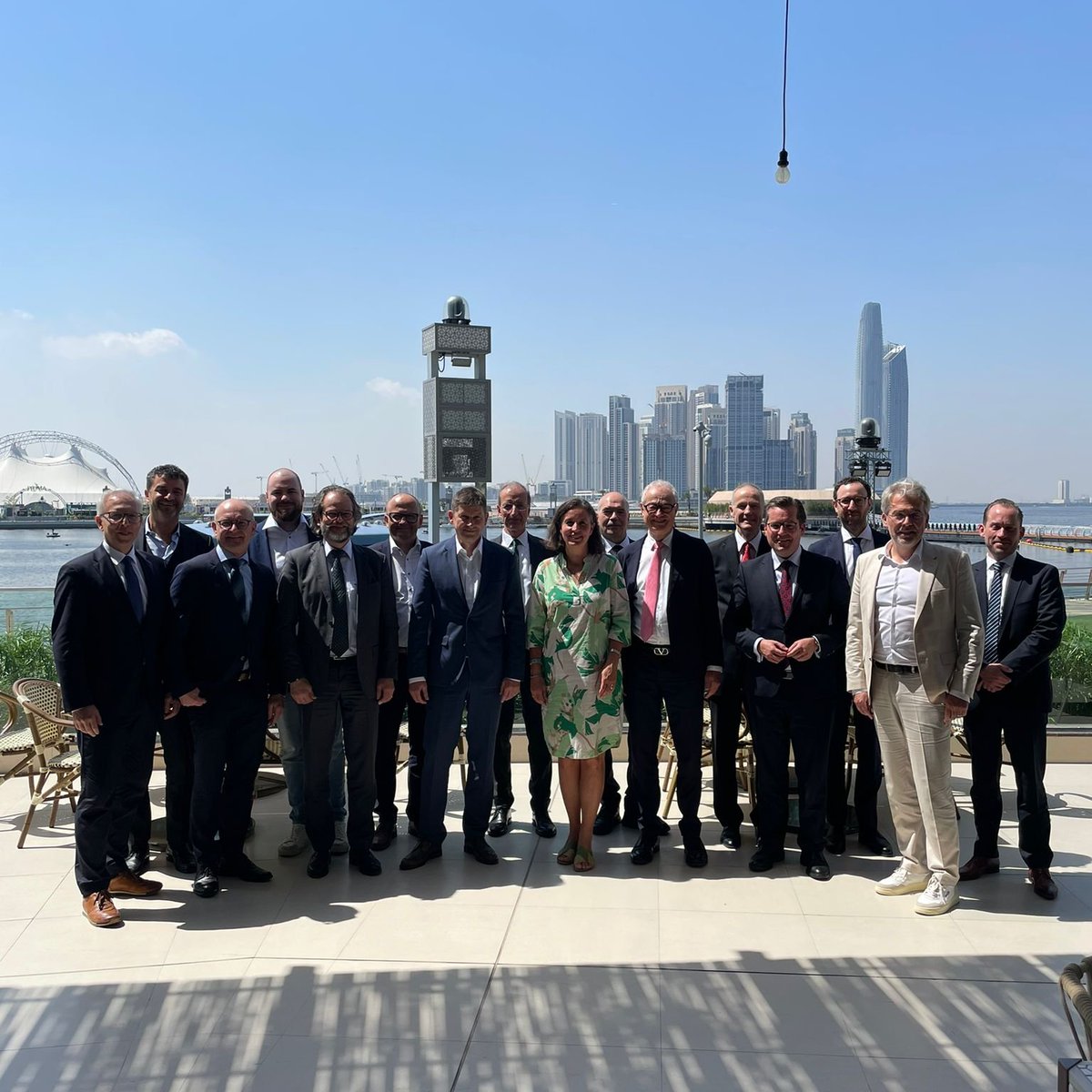 The delegation arrived in #Dubai on 24 April and had the privilege of meeting with HE Consul General Sybille Pfaff @GermConDubai for a breakfast briefing with an amazing view on the city's skyline. #UAE #BusinessDelegation #EconomicDiplomacy