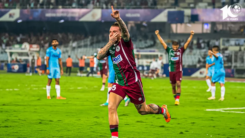 42 - @mohunbagansg have scored 42 goals from inside the box in the ongoing @IndSuperLeague season, the highest of all teams in 2023-24 and the third most by any team in an #ISL season (#FCGoa – 48 in 2019-20 & #MumbaiCityFC – 45 in 2022-23). Core. #ISL10 #LetsFootball