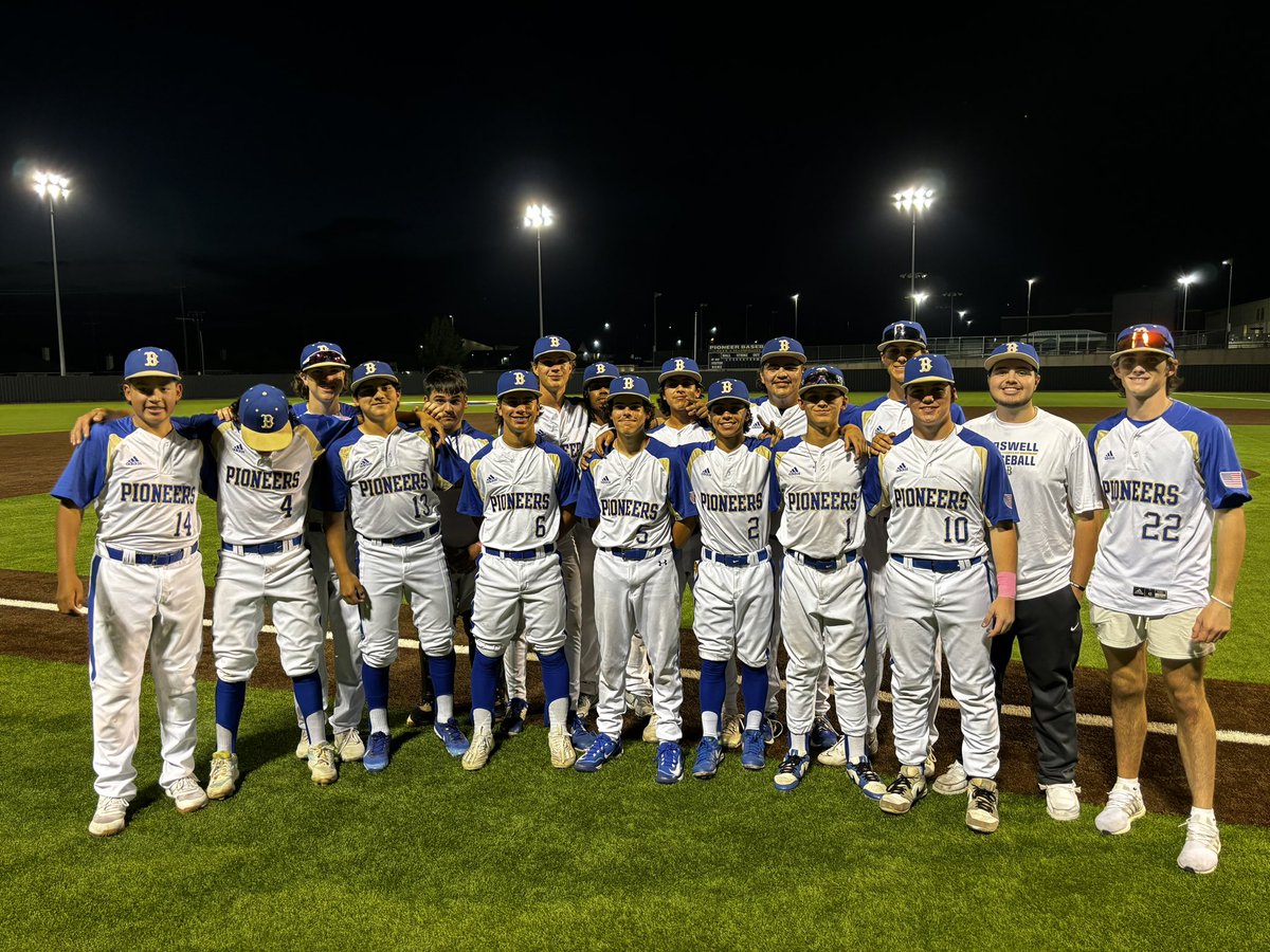 Shout out to both the Freshman team and the JV team tonight for sweeping Chisholm Trail! @emsisdathletics Freshman won 4-2 and 5-3! ⚾️ |13-8-4| JV won 1-0 and 4-1! ⚾️ |13-10-1|