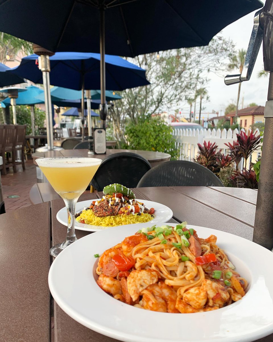 Florida's Historic Coast has got your taste buds covered. Fresh seafood, gourmet eats, or classic Spanish cuisine - what are you craving? 📸@OCWhites  #FloridasHistoricCoast #PonteVedraBeach #StAugustine bit.ly/2LFPnSq