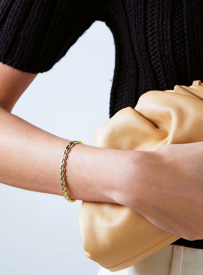 Elevate your wrist game with Jennifer Meyer's 'Small Double Dome' 18-karat gold bracelet – a perfect fusion of classic charm and contemporary allure. 
#JenniferMeyerJewelry #DoubleDomeBracelet #EffortlessElegance #diamondtester #diamond #rap #women #jewerlyusa #jewellery